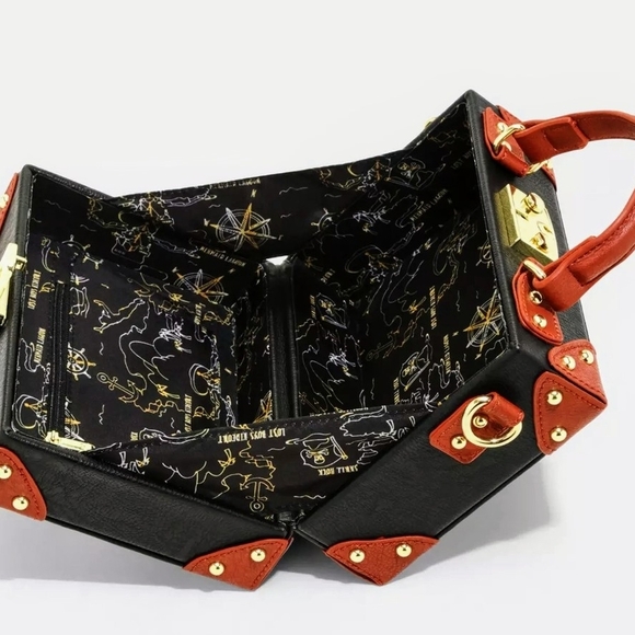 Loungefly Peter Pan ClockTrunk Crossbody Handbag/Very Rare - Picture 2 of 3